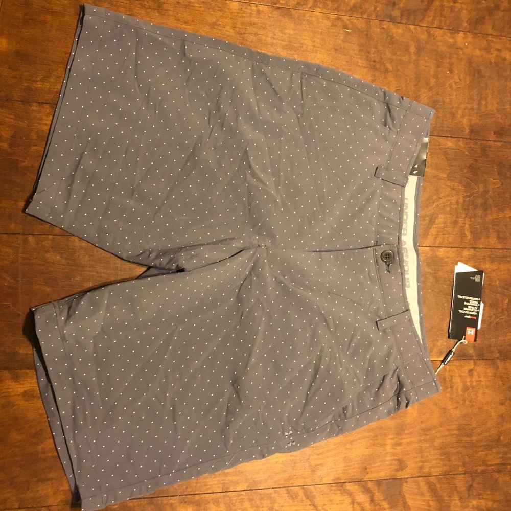 Men’s under armour Golf shorts Sz. 36